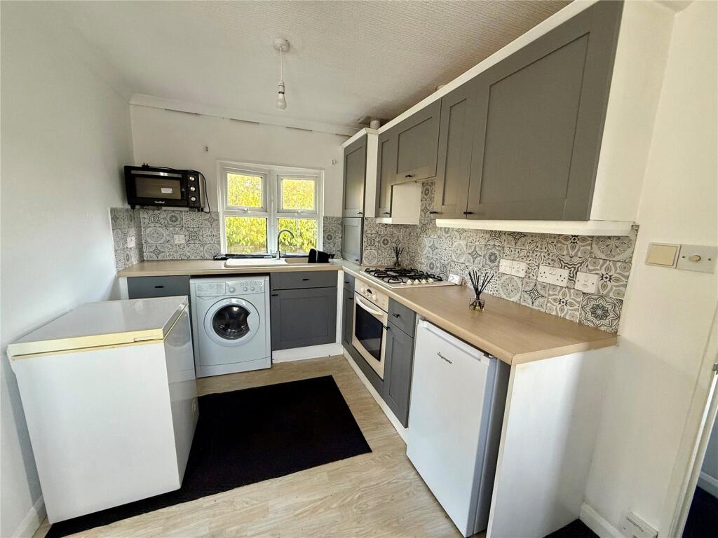 Thatched Cottage Park, Southampton Road, Lyndhurst, Hampshire, SO43 photo 2
