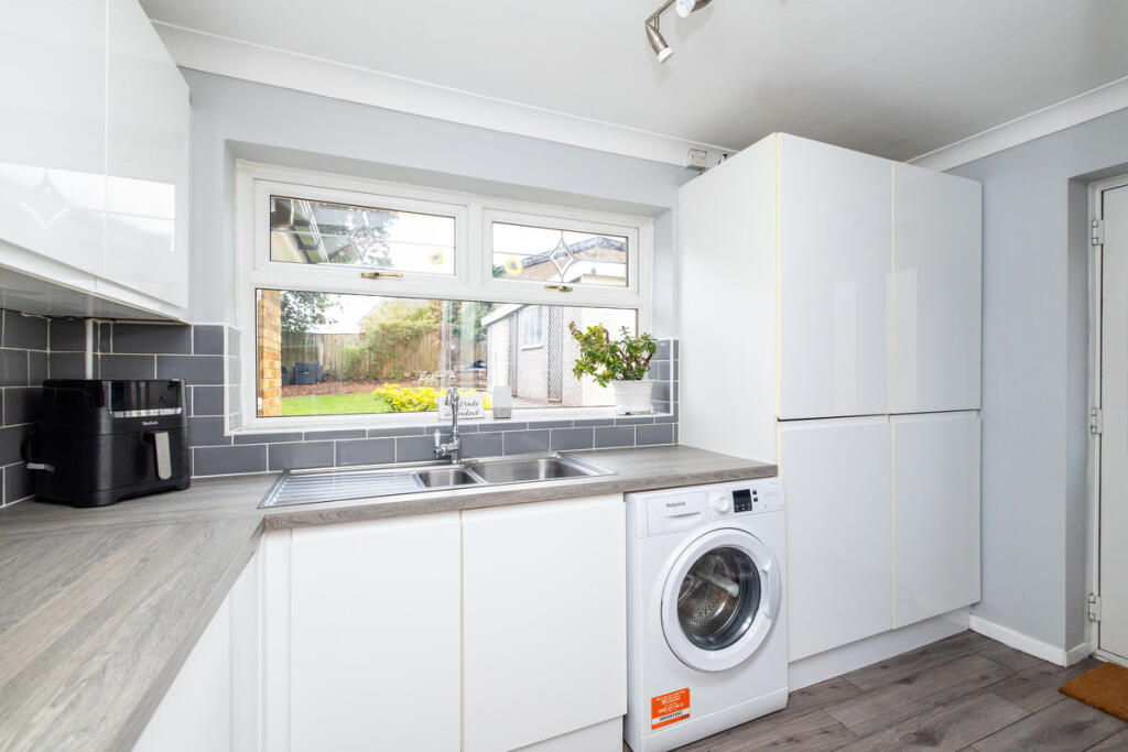 House in Leeds, Kippax - View 2