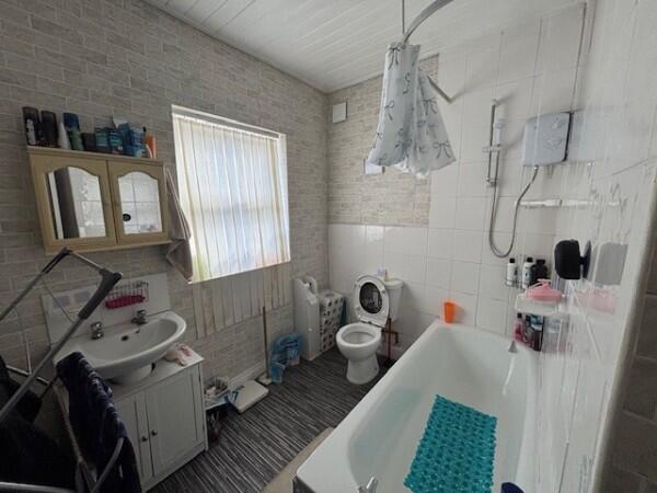 27 Rosedale Road, Birkenhead photo 5