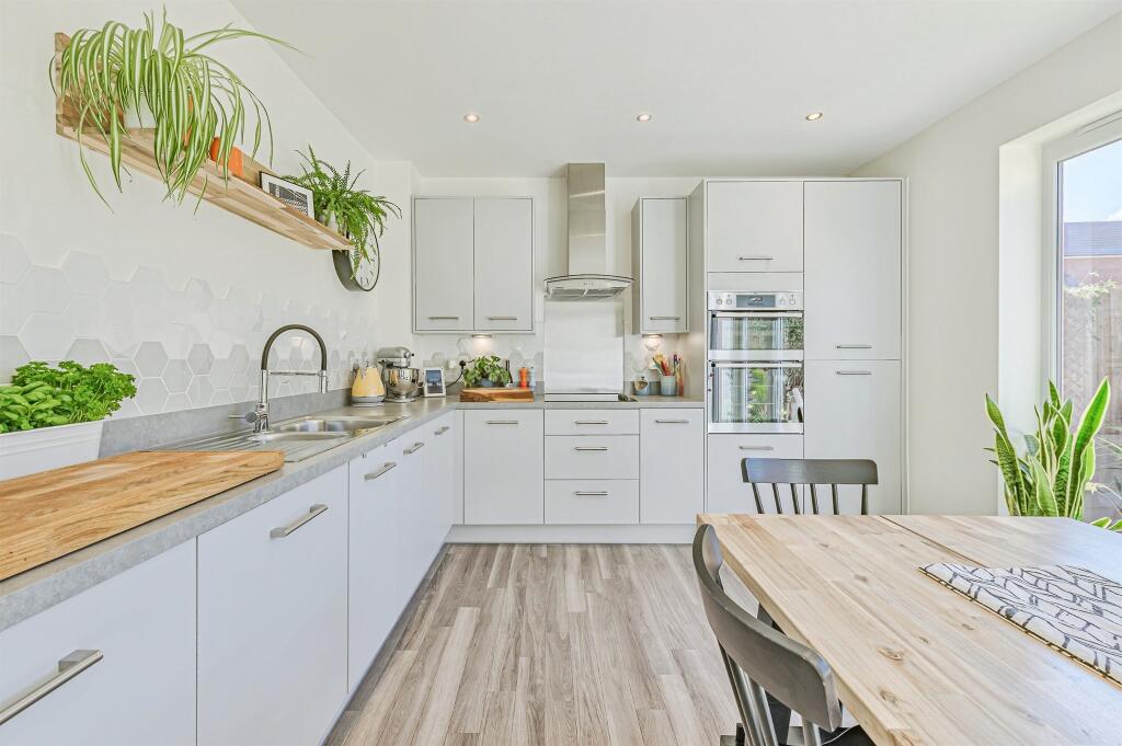 Additional image 4 of Rangemoor Crescent, Amington, Tamworth