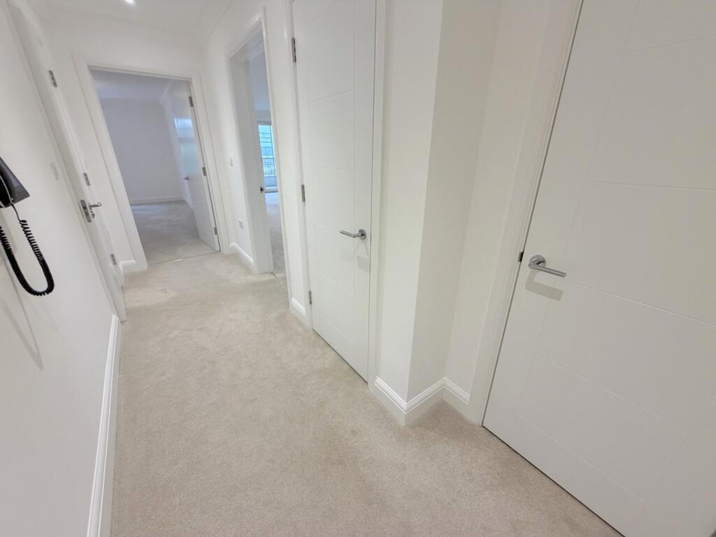 2 Sandbanks Road, Poole, BH14 - View 6