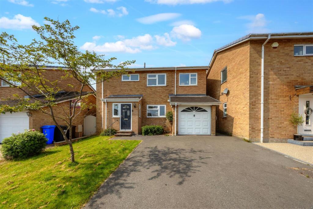 Main image of property: Everard Glade, Bradway, Sheffield