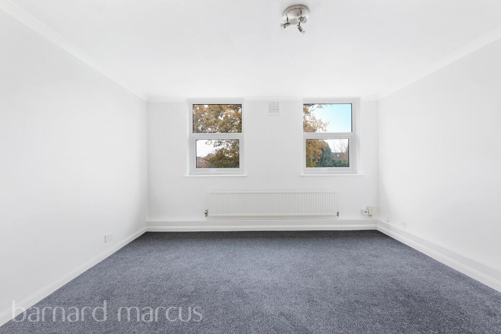 Apartment in Elmbridge, Surrey - More