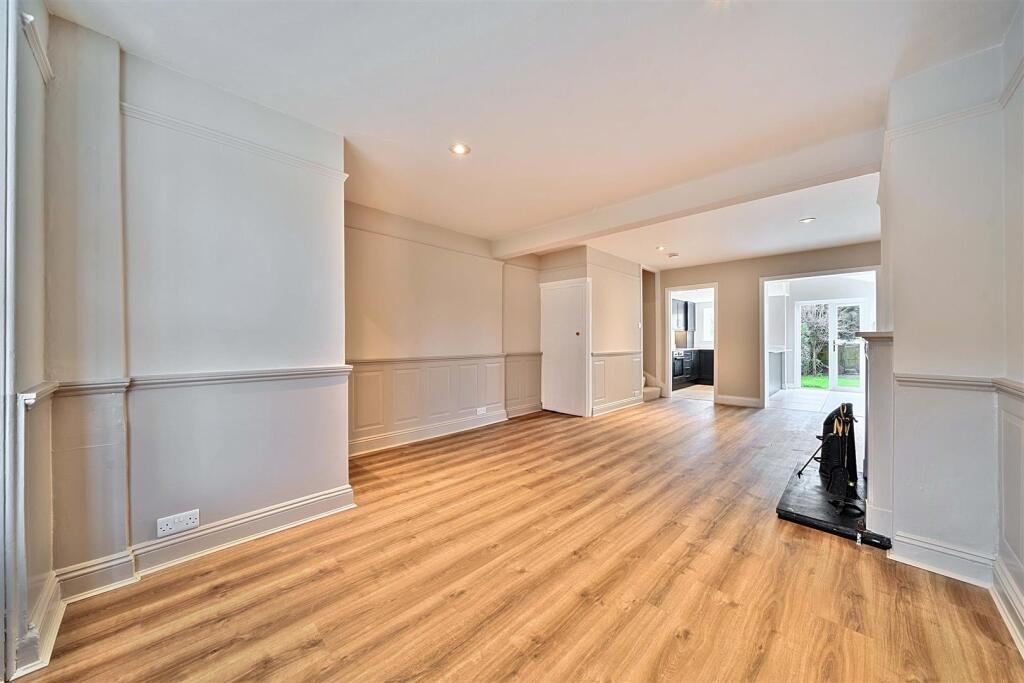 Woodview, Arundel photo 4