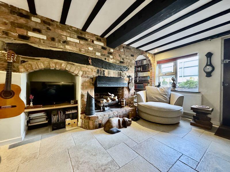 Character Cottage - Bourne End photo 2