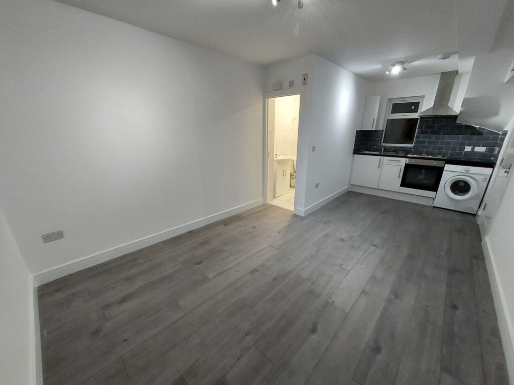 Main image of property: Bromley Road, N17