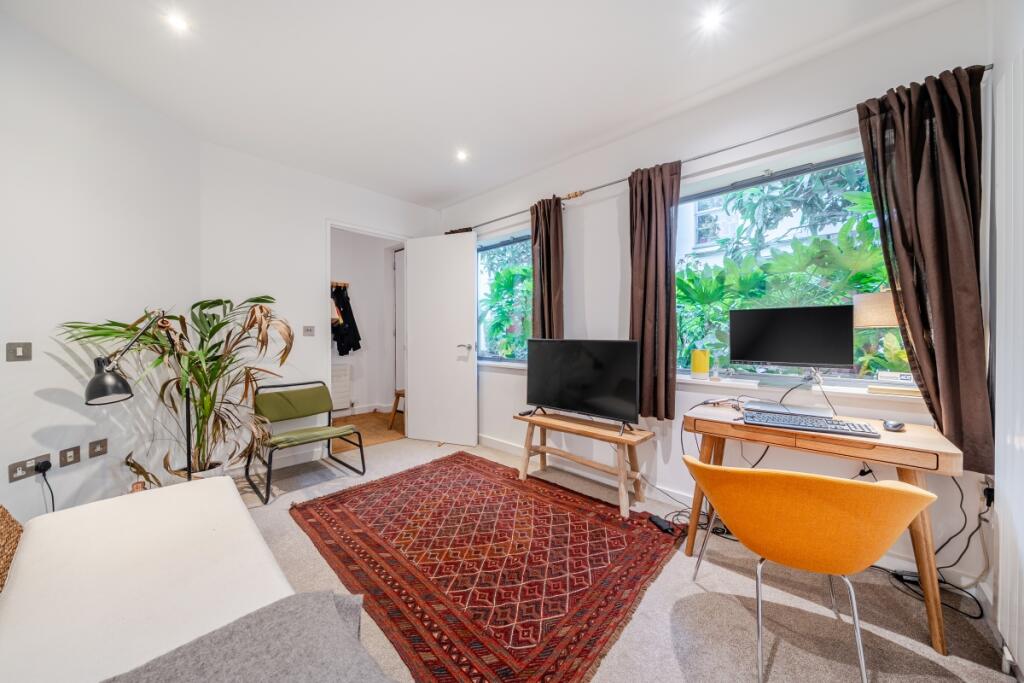 2 bedroom mews property for rent
