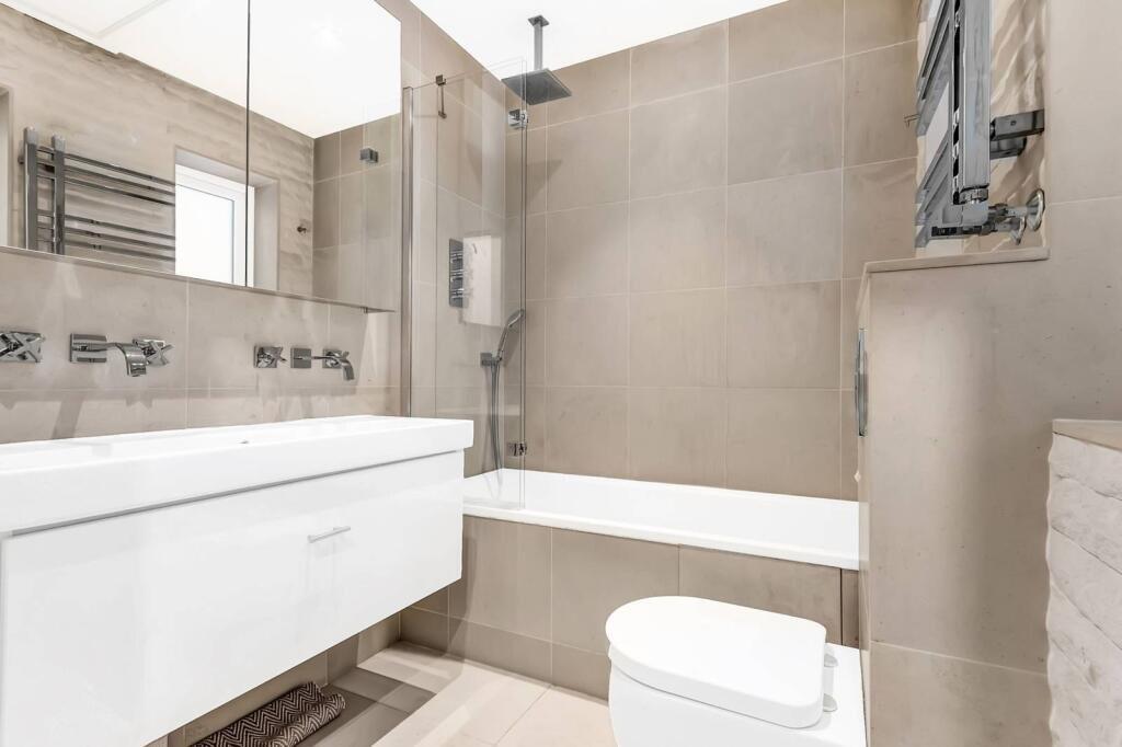 Apartment in London - More