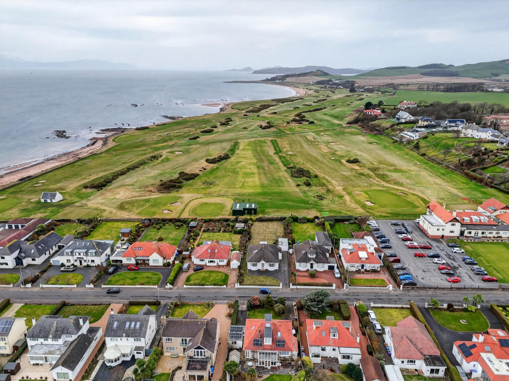 41 Fullerton Drive, West Kilbride, KA23 9HT photo 2