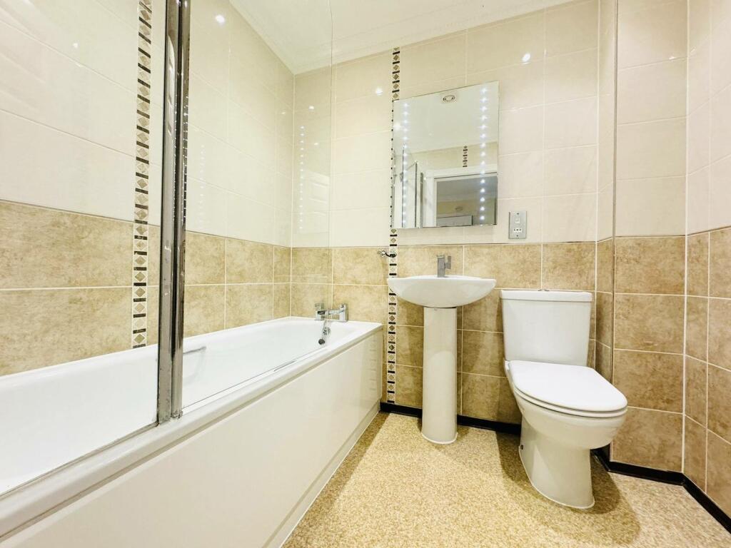 Apartment in Enfield - More