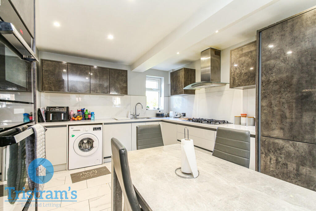 Moorsholm Drive, Wollaton photo 3
