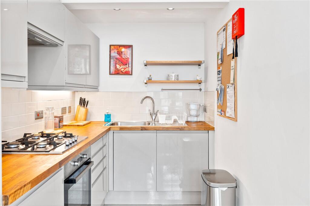 Apartment in Brighton - View 3