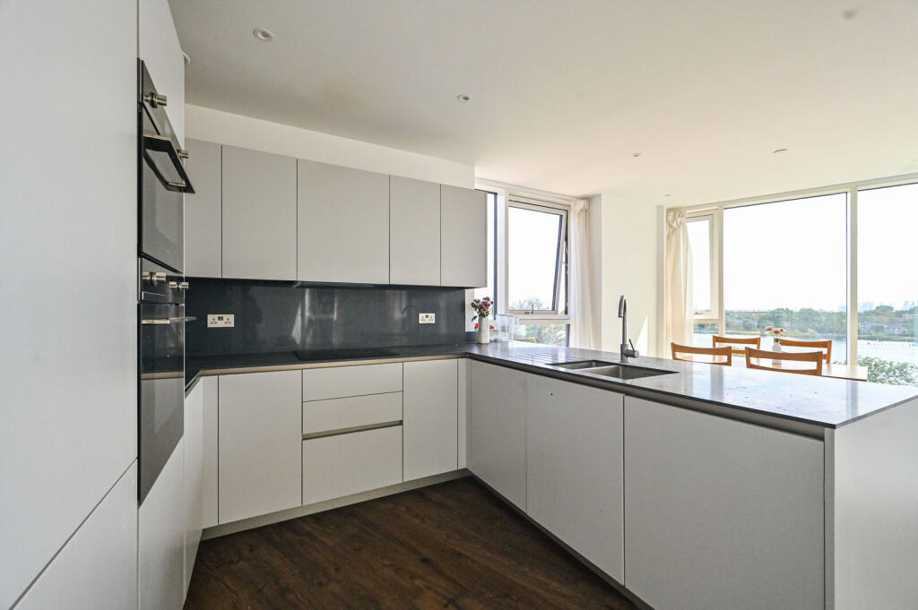 Apartment in London - View 5