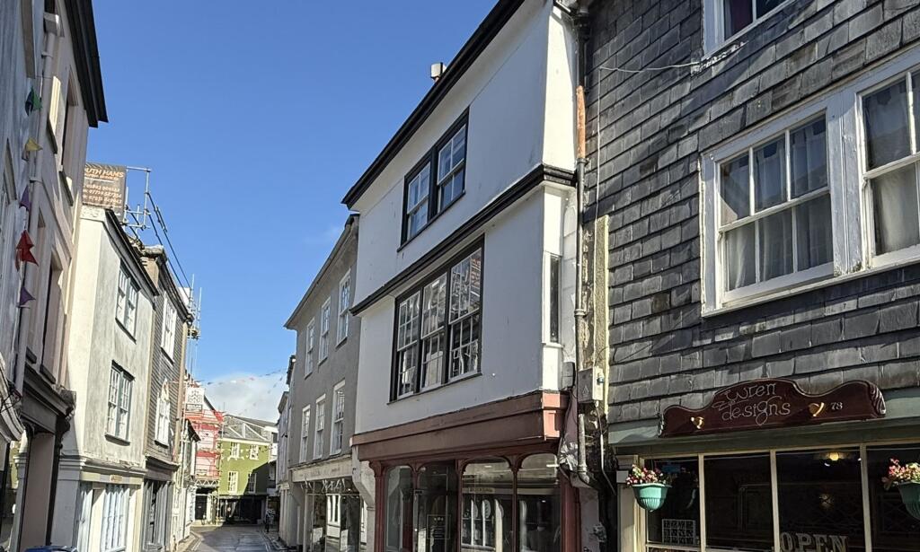 3-bed flat on High Street, Totnes, TQ9, £400,000