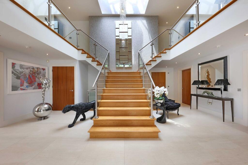 House in Slough - View 4