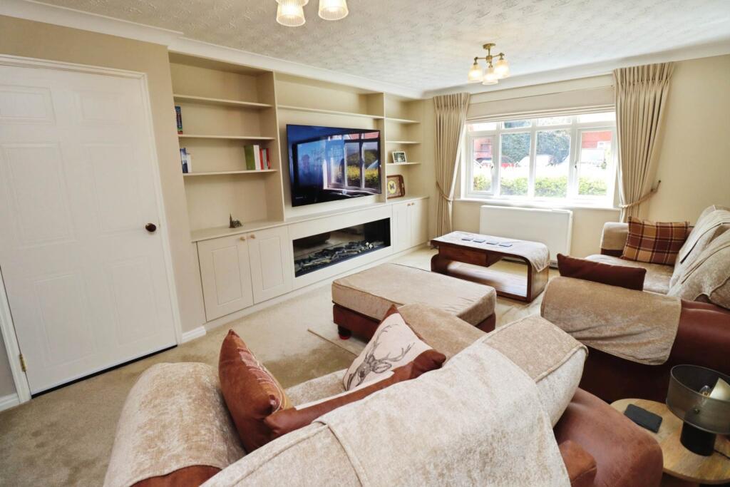 Apartment in Wirral, Liverpool City Region - View 2