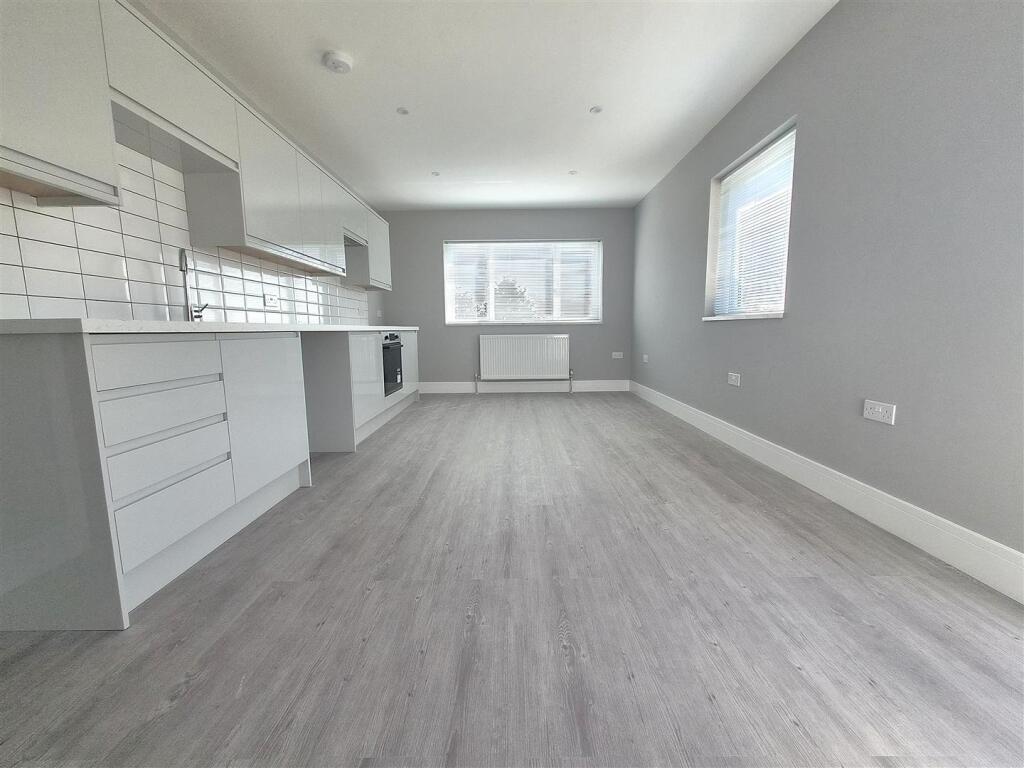 Apartment in Dartford - View 4