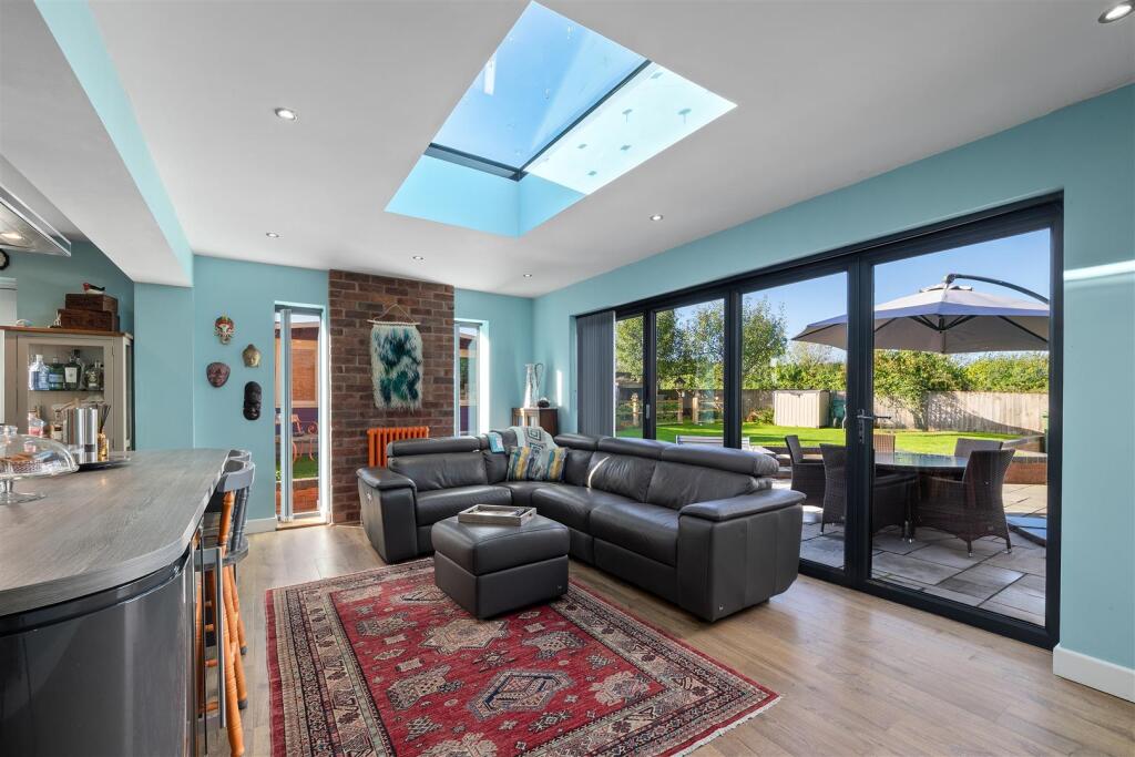 House in Stratford-on-Avon, Wootton Wawen - More
