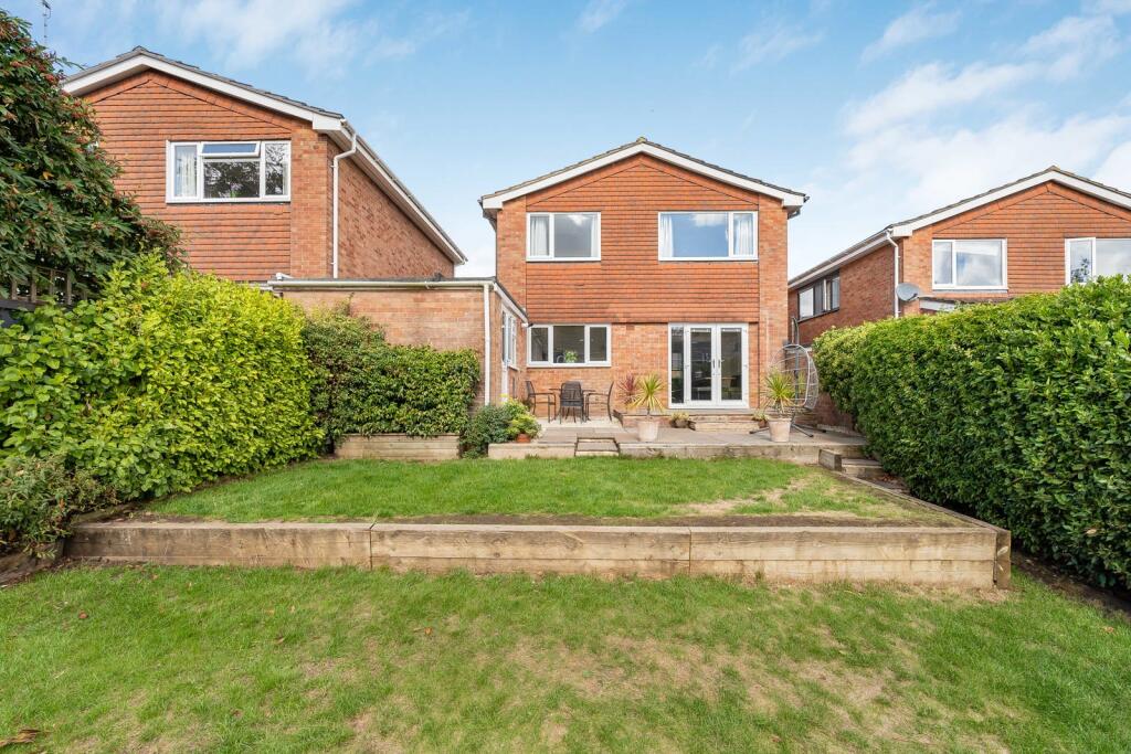 House in East Hampshire, Alton - More