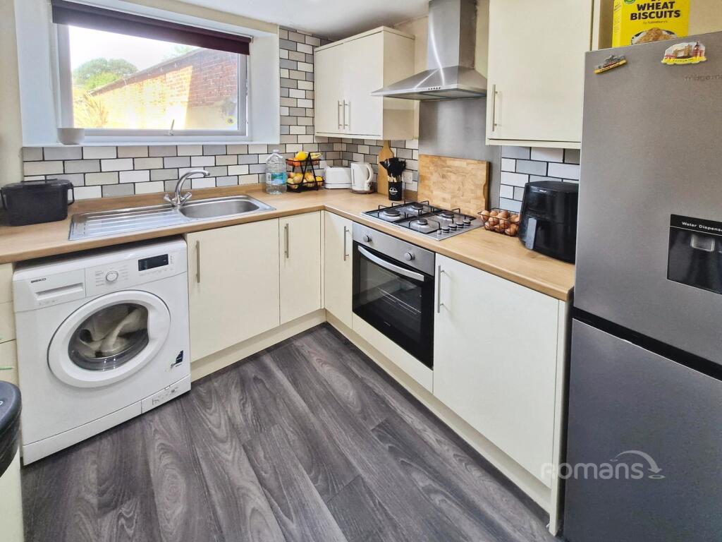 Apartment in Slough - More