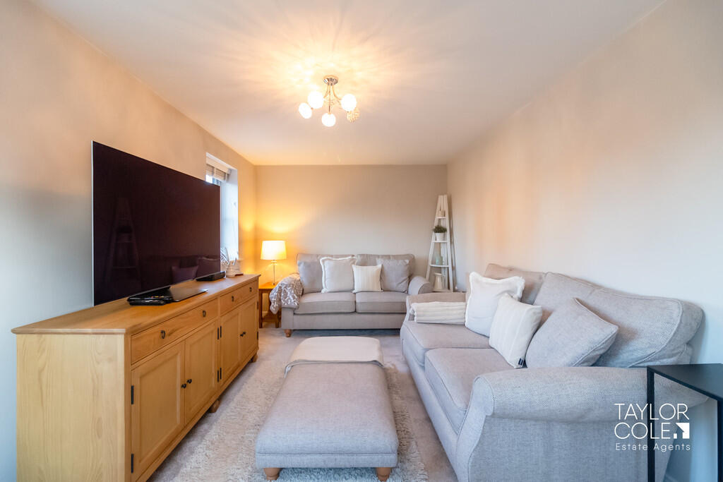 Meadow Way, Tamworth - View 3