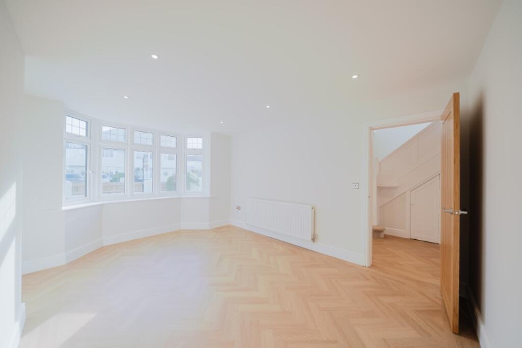 Wynstay Road, CH47 photo 2
