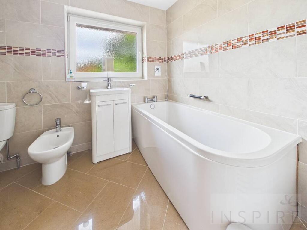 House in Redhill - View 4