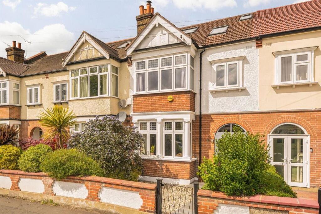 Main image of property: The Ride, Northfields