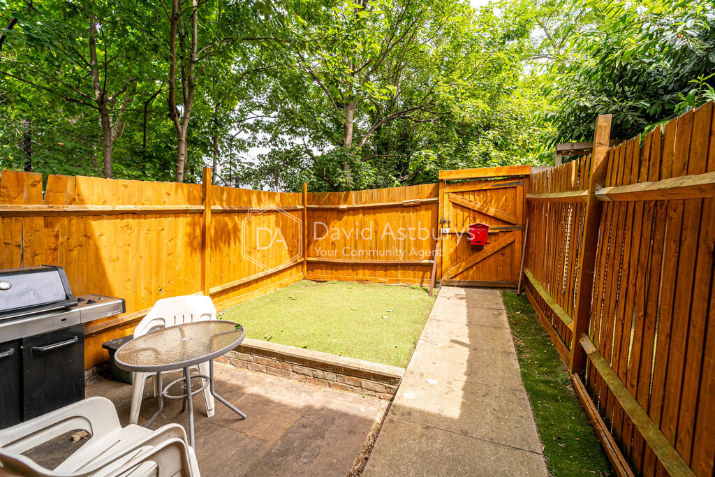 1 bedroom ground floor flat for rent