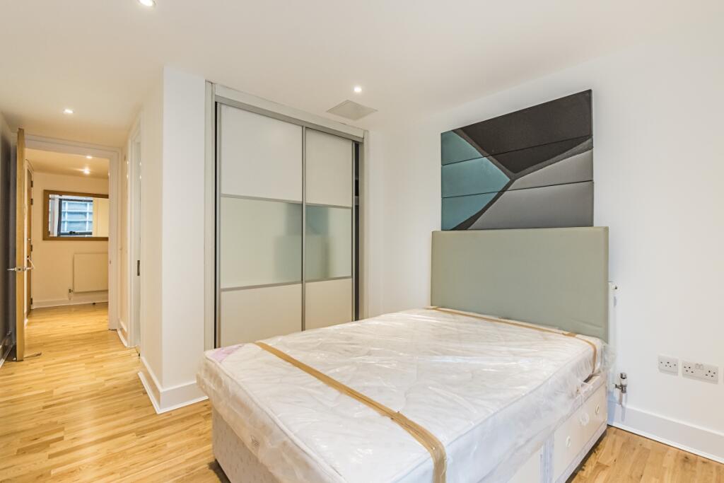 Apartment in London - View 5