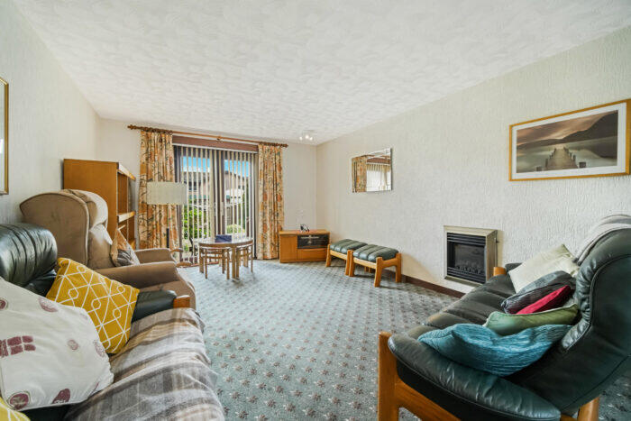 102 Leadside Crescent, Wellwood, Dunfermline, KY12 0NS photo 2