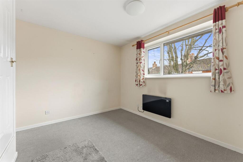 House in Kettering, Avondale - View 4