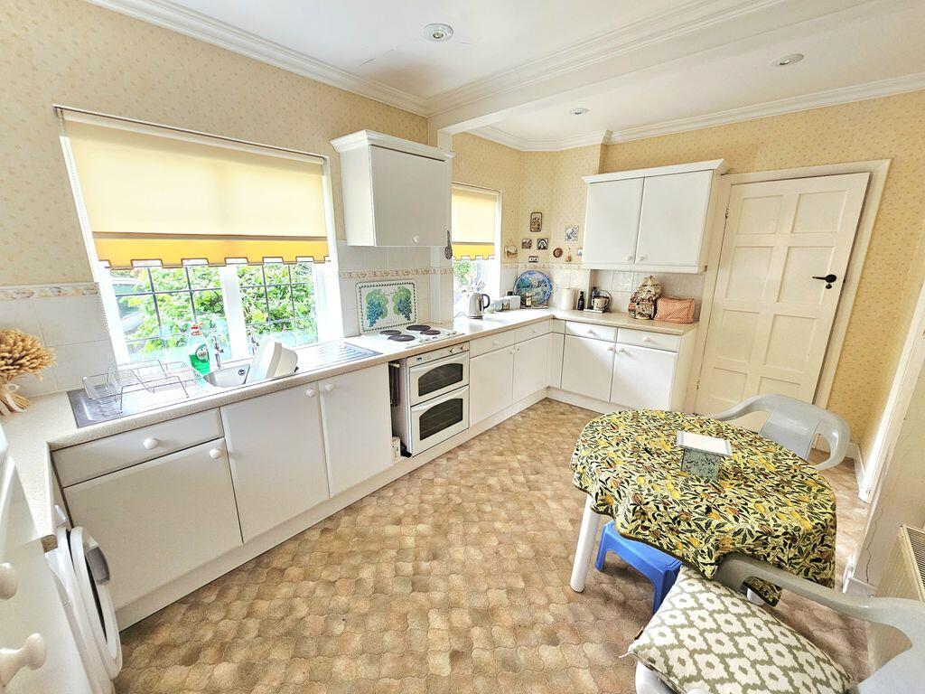 Manor Drive, Sutton Coldfield, B73 63R photo 5