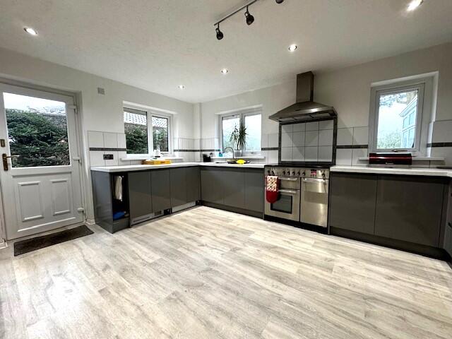 House in Donington on Bain - View 5
