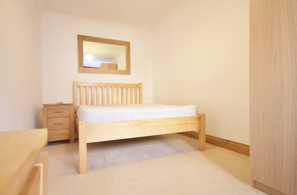 Apartment in Cambridge, Cherry Hinton - More