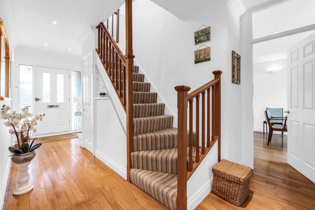 Additional image 13 of Canonsfield Road, Welwyn