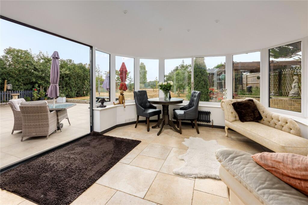 House in West Oxfordshire, Hanborough - More