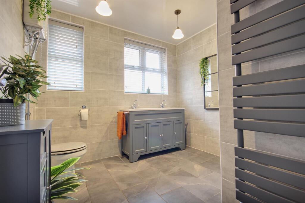Annandale Road, Kirk Ella, Hull - More