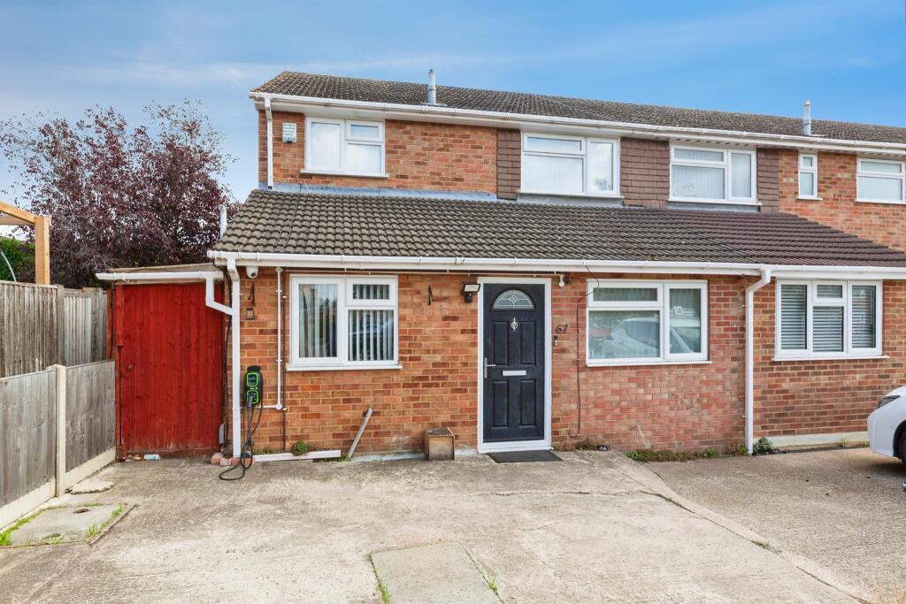 4-bed terraced on Farmers Way, Maidenhead, £560,000