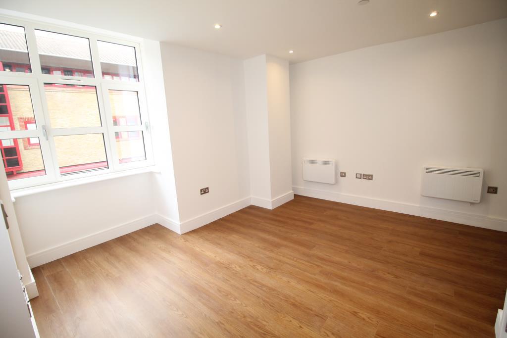 Apartment in Romford - View 2
