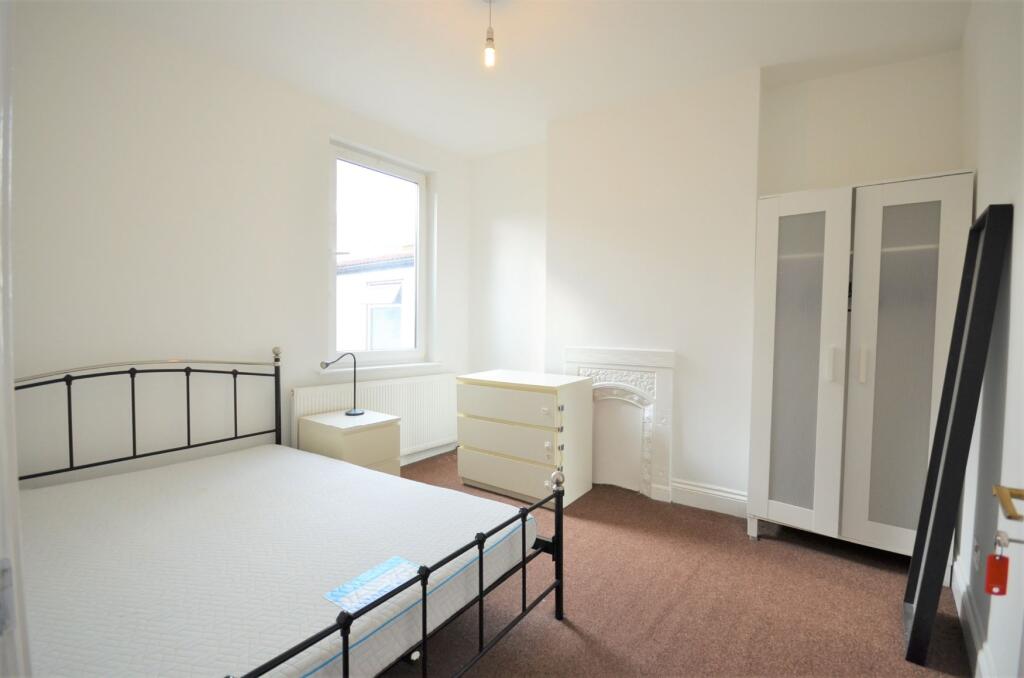 4 bedroom terraced house for rent