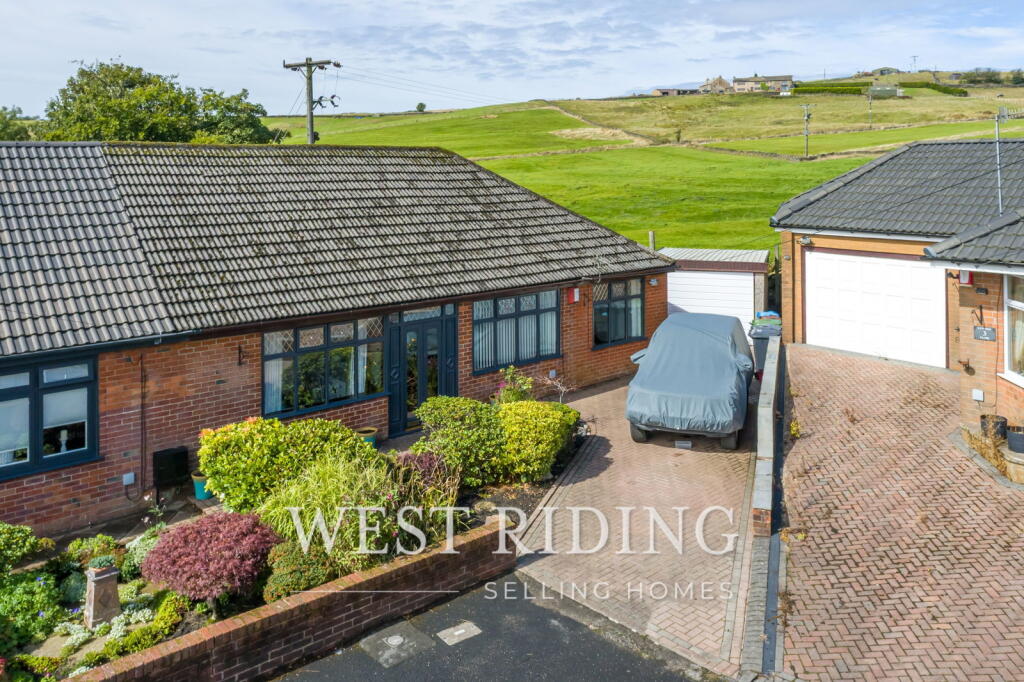 3-bed semi-detached on Lyndon Close, Scouthead, Saddleworth, OL4 4AN, £325,000