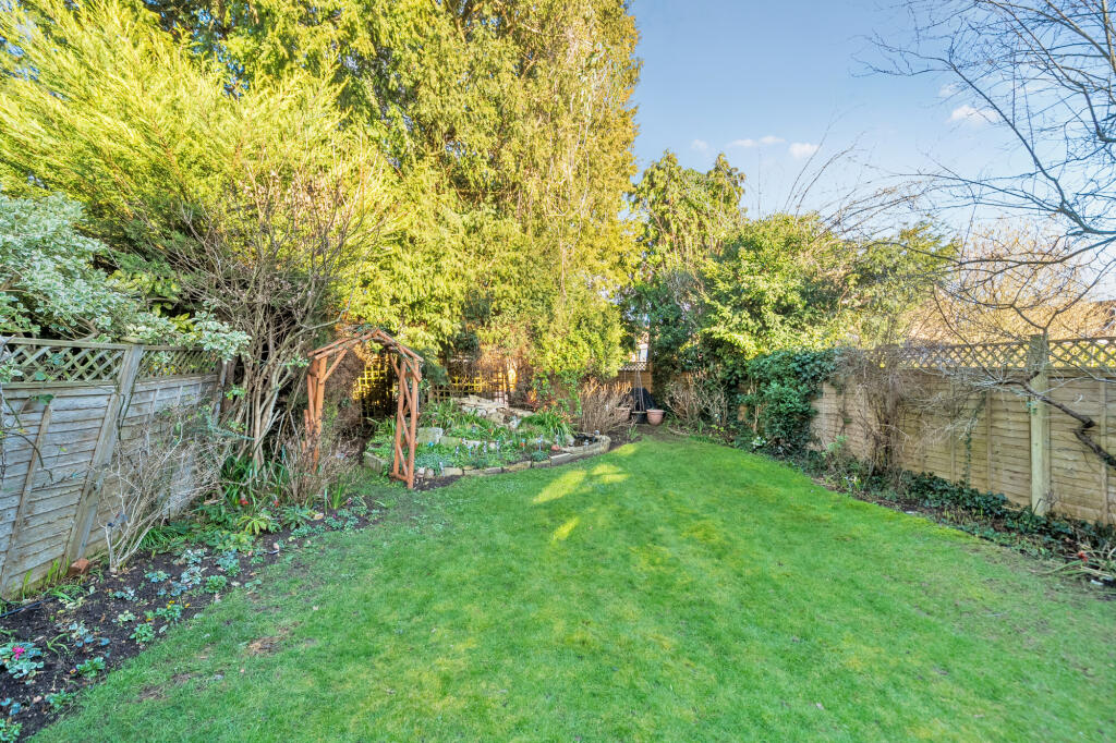 House in Windsor - View 2