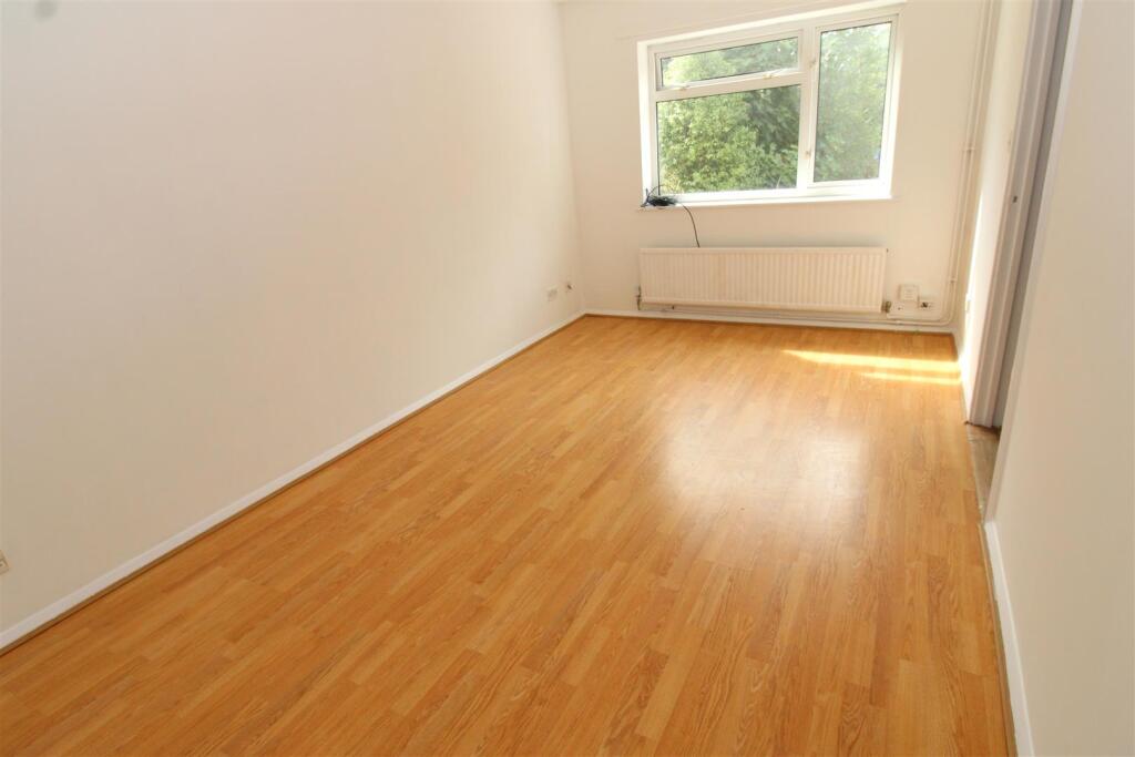 Coomes Way, Littlehampton photo 3