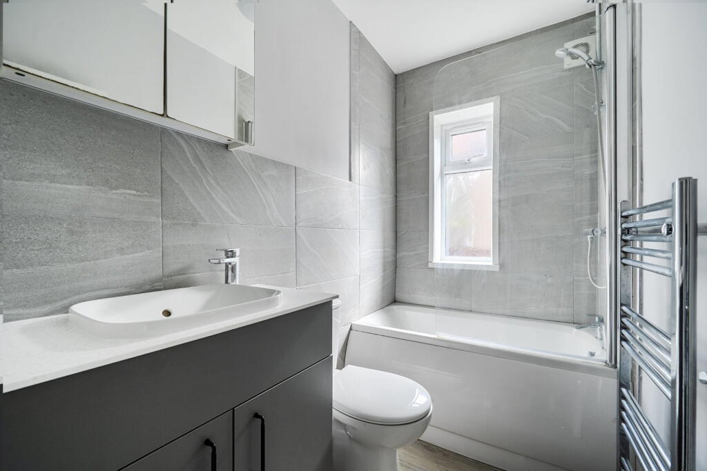House in Southampton - View 4