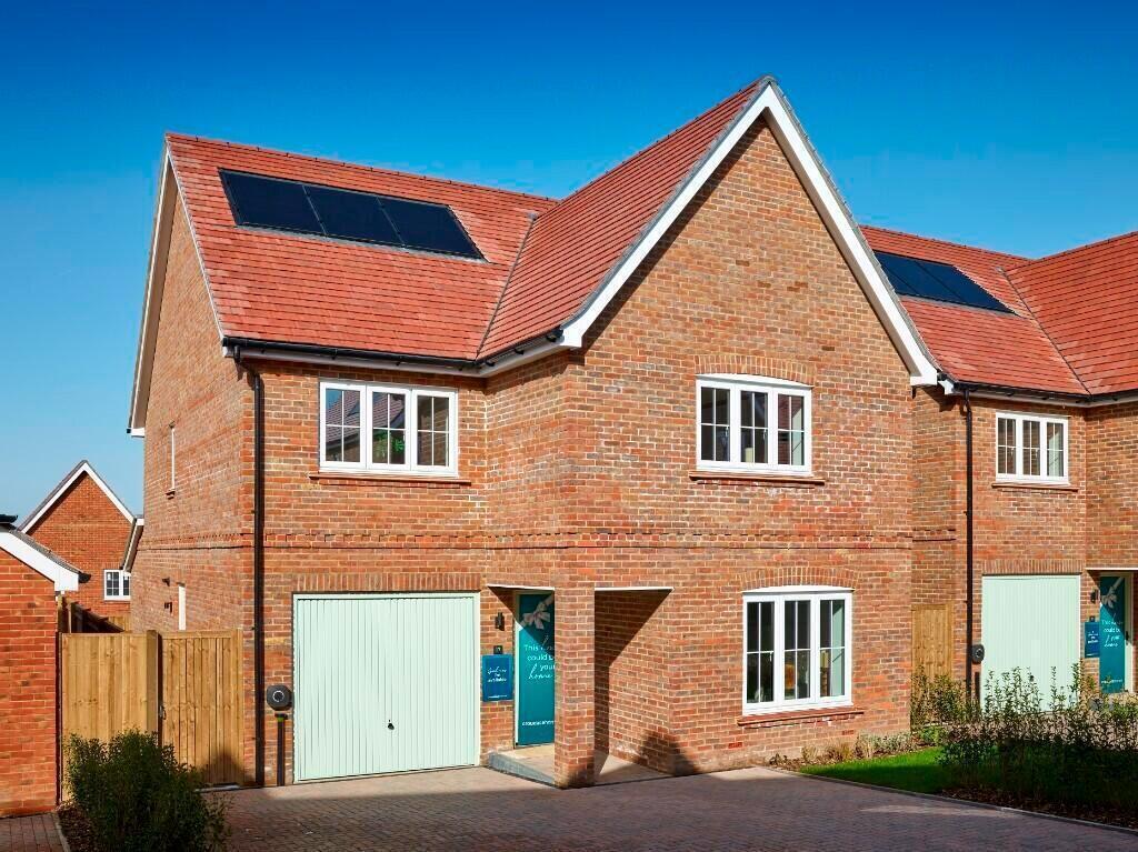 Main image of property: Hermitage Park Croudace Homes
12 Newbridge Avenue
Maidstone
ME16 9RF
