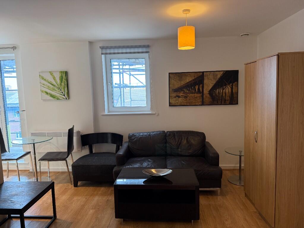 Grays Place, Slough, Berkshire, SL2 photo 5