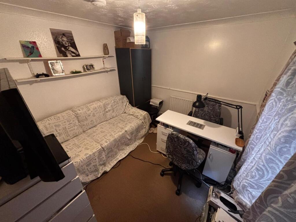 Additional image 11 of Robins Way, Hatfield