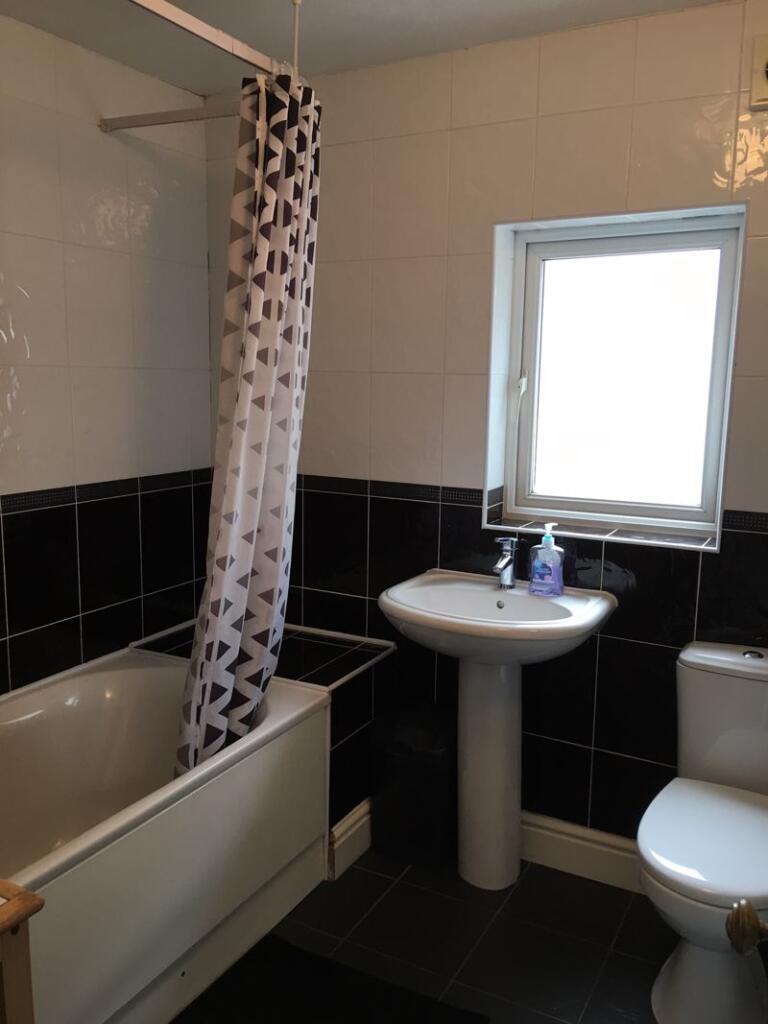 6 bedroom terraced house for rent