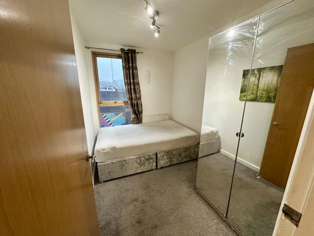 Apartment in Leeds, West Yorkshire - View 5